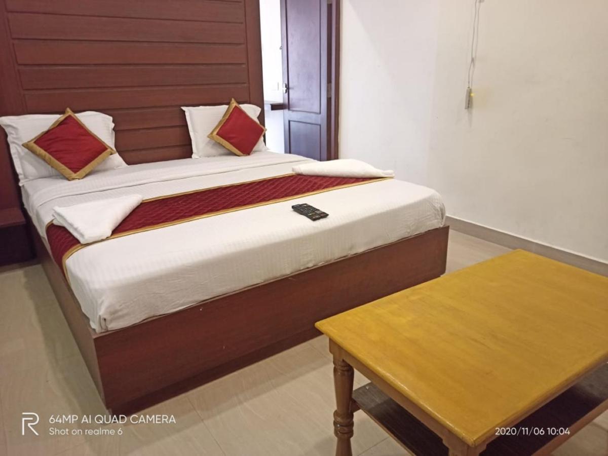 Meridian Castle Hotel Puducherry Zewnętrze zdjęcie