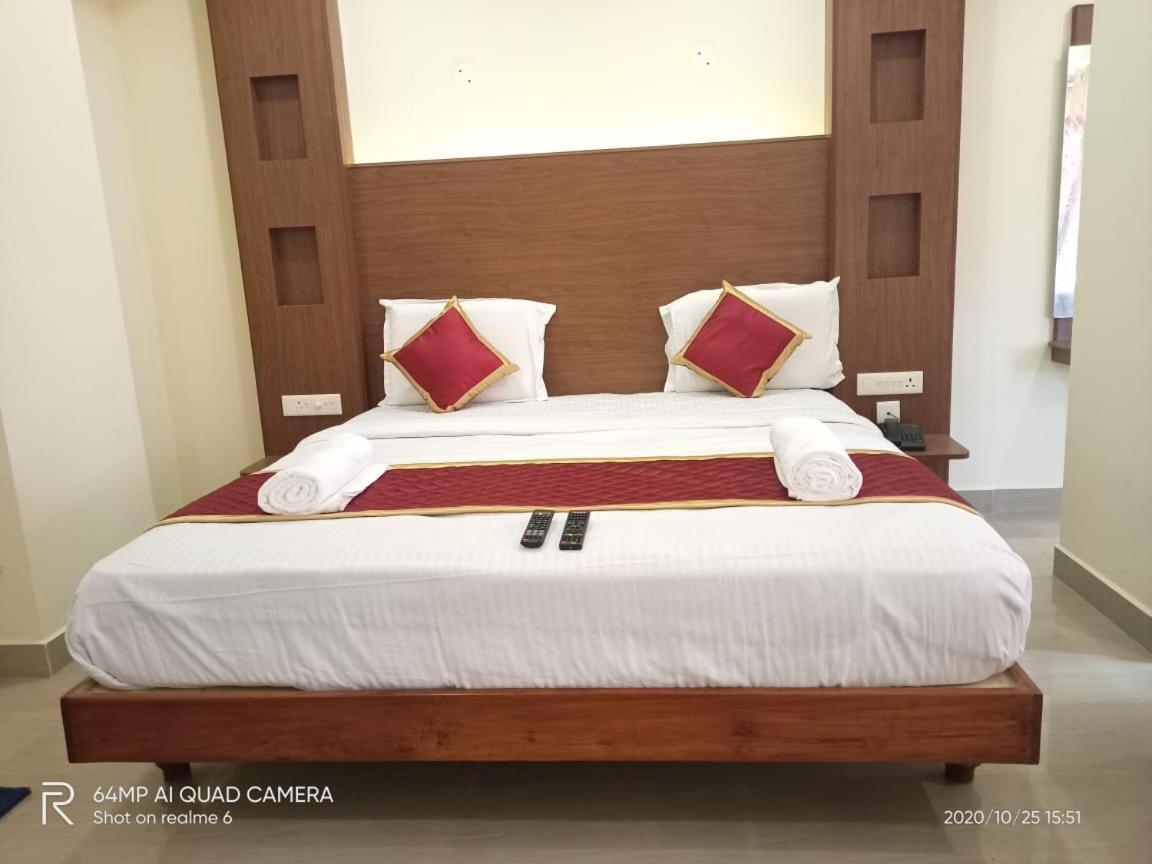 Meridian Castle Hotel Puducherry Zewnętrze zdjęcie