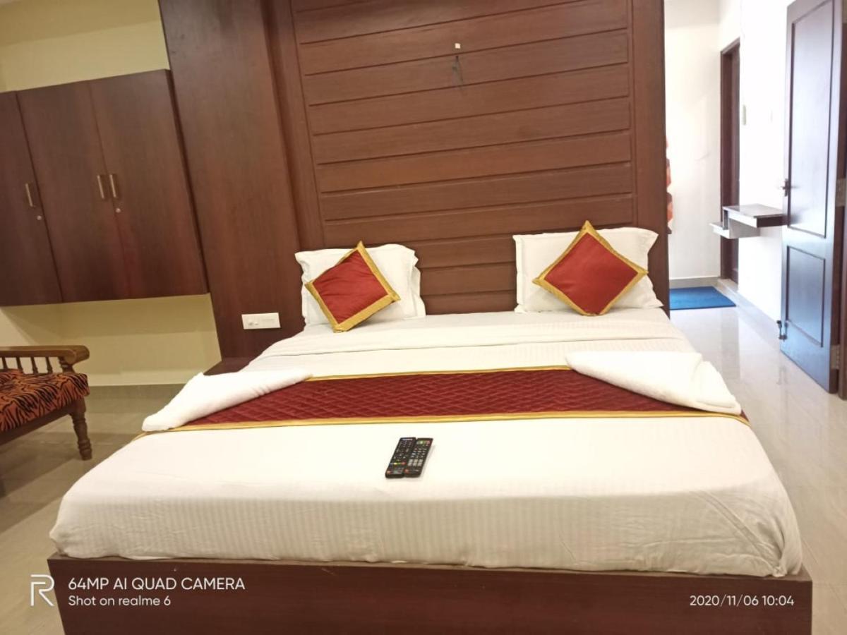 Meridian Castle Hotel Puducherry Zewnętrze zdjęcie