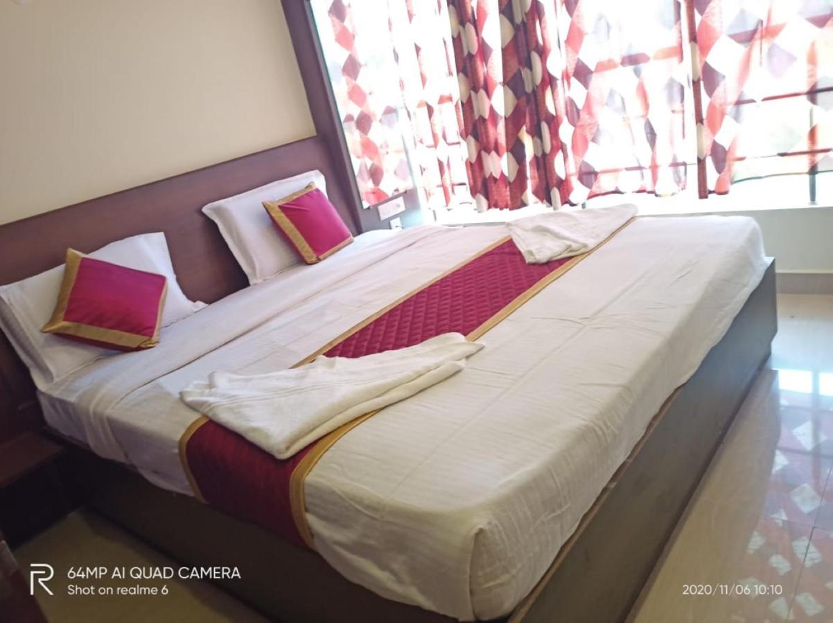 Meridian Castle Hotel Puducherry Zewnętrze zdjęcie