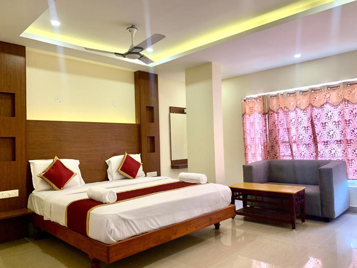 Meridian Castle Hotel Puducherry Zewnętrze zdjęcie